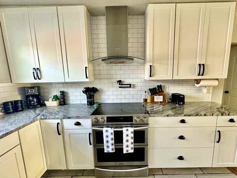 579 Mcintosh Rd - Photo 2 of 20