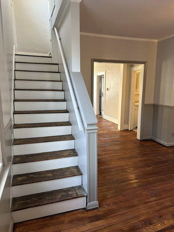 1375 Clinton St - Photo 2 of 19