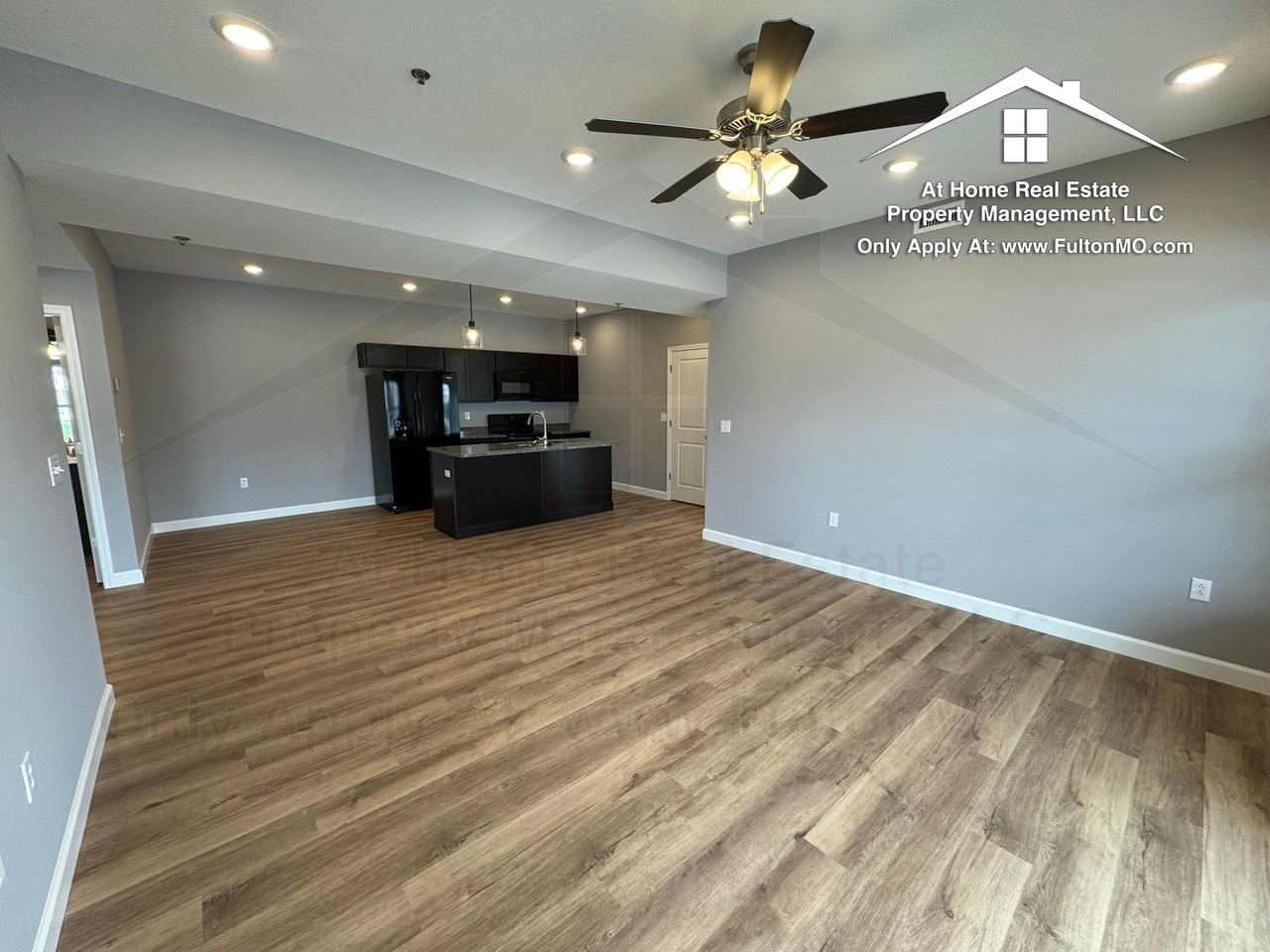 2610 N Bluff St - Photo 2 of 25