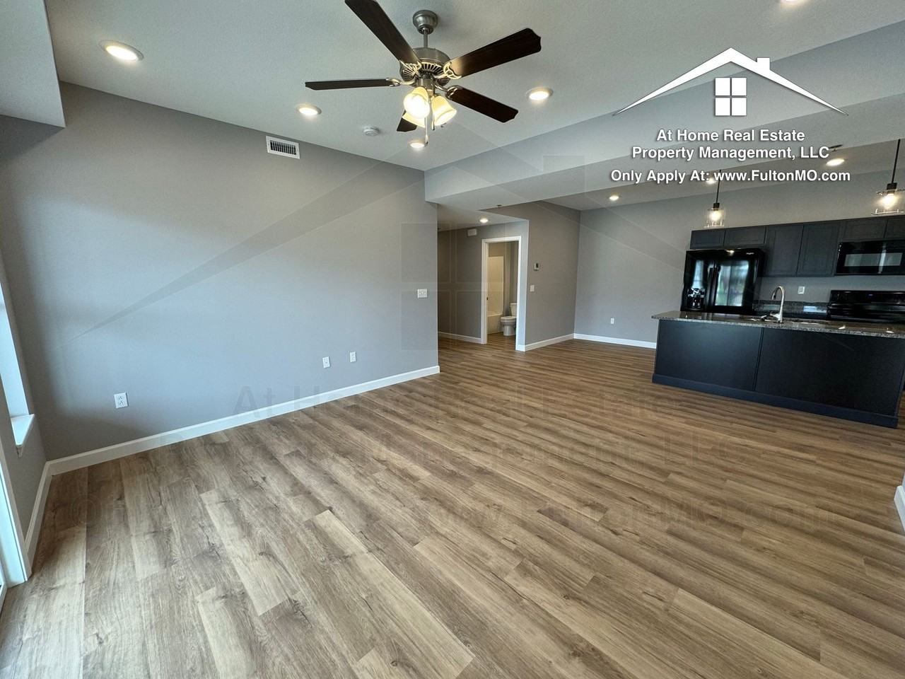 2610 N Bluff St - Photo 3 of 25
