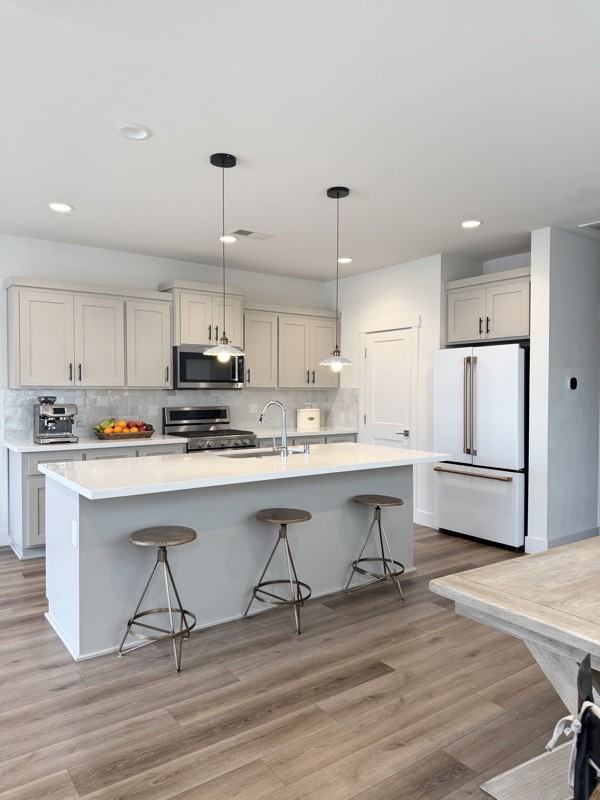1287 Grove St - Photo 3 of 11
