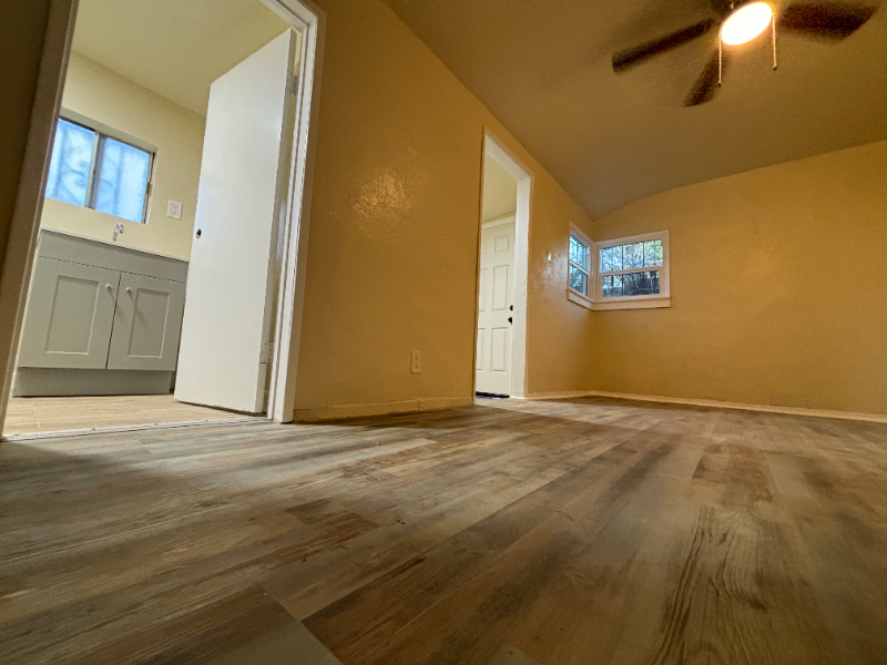 1129 E 103rd St - Photo 5 of 9