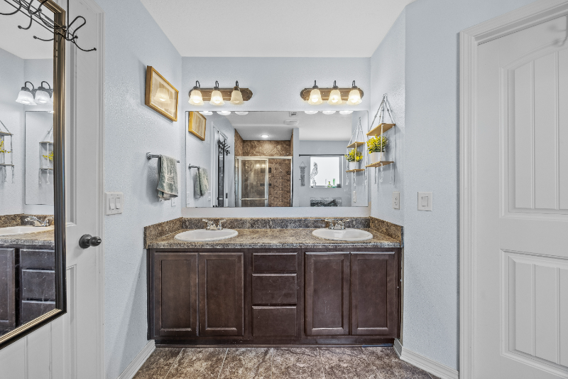 5508 Peach Dr - Photo 2 of 4