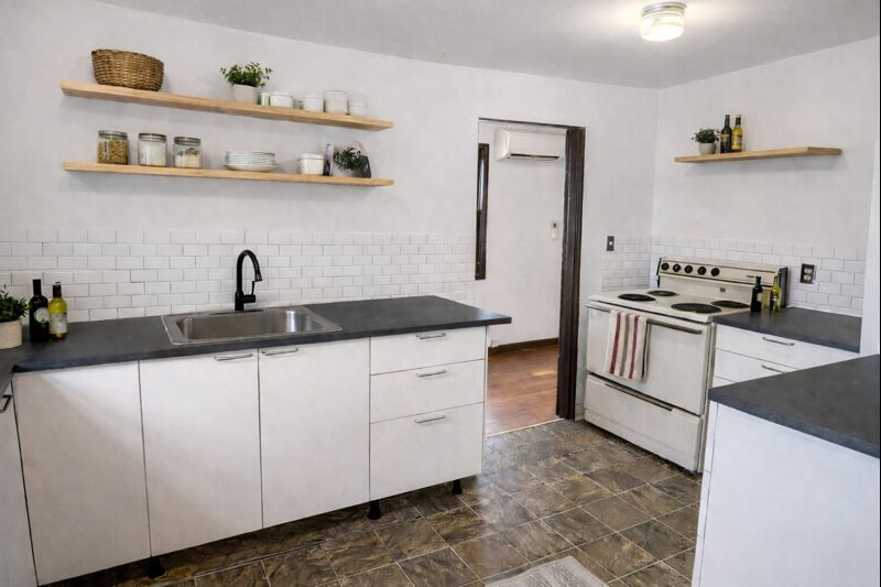 7105 N Greeley Ave #B - Photo 2 of 7