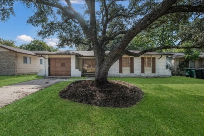 13538 Bret Harte St - Photo 3 of 30