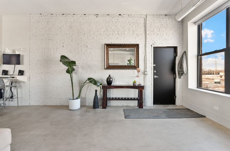 2419 W 14th St - Photo 2 of 25