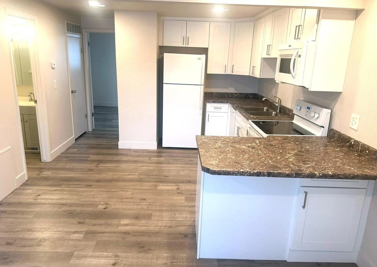 2519 S St #14 - Photo 3 of 11