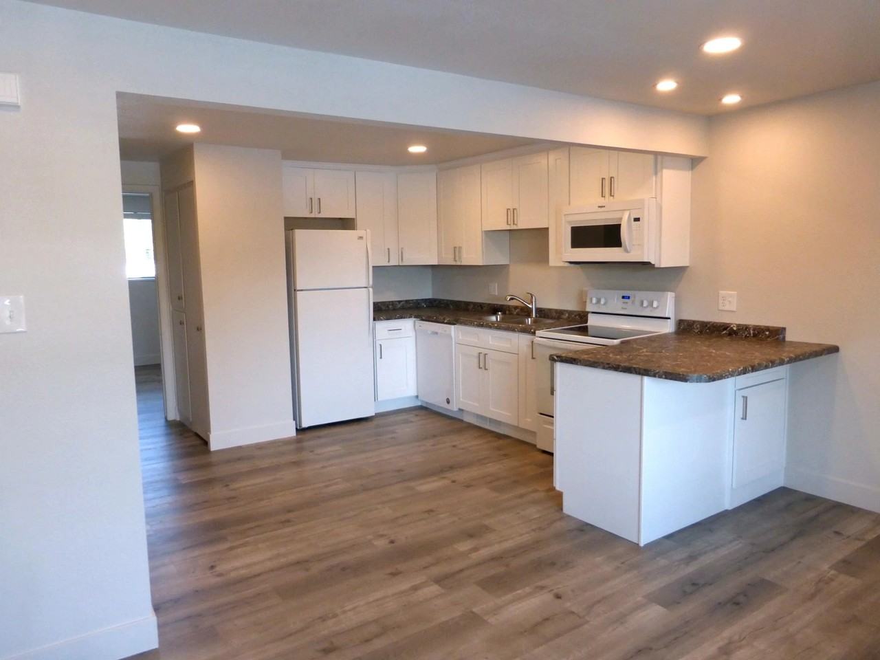 2519 S St #14 - Photo 4 of 11