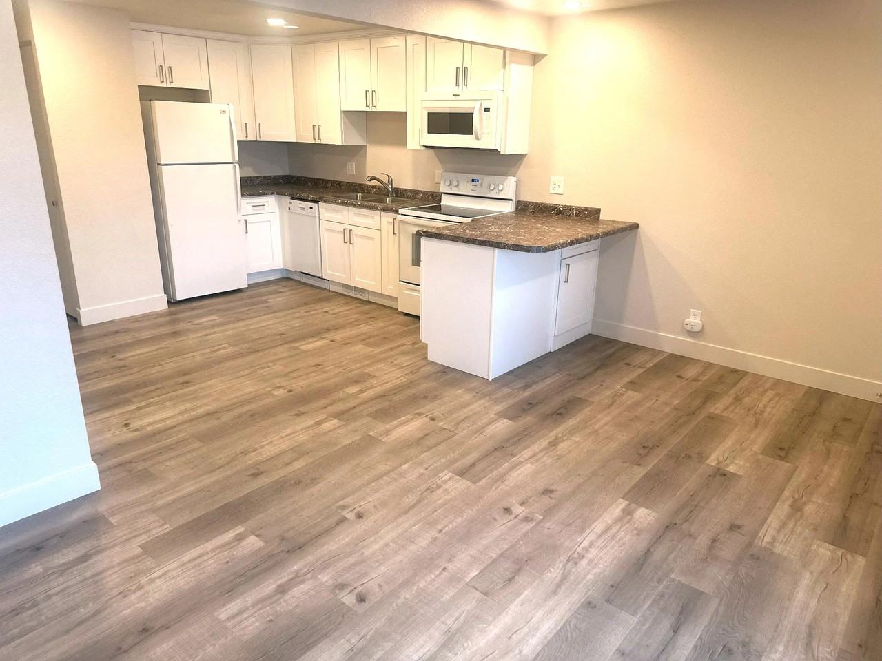 2519 S St #14 - Photo 5 of 11