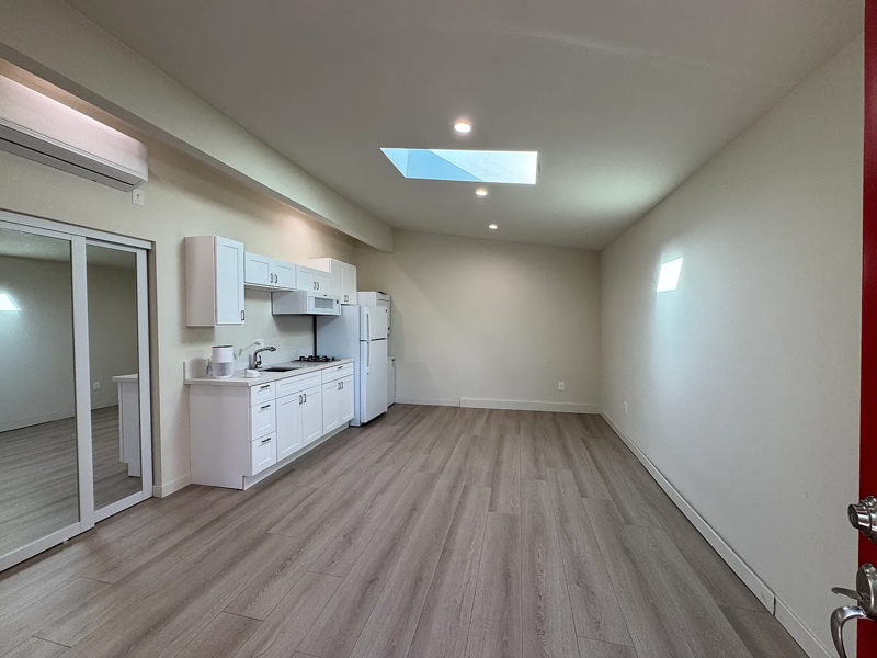 22438 Califa St #ADU - Photo 3 of 11