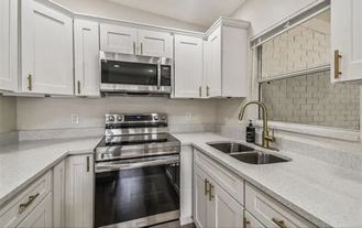 1914 E Crenshaw St - Photo 1 of 1