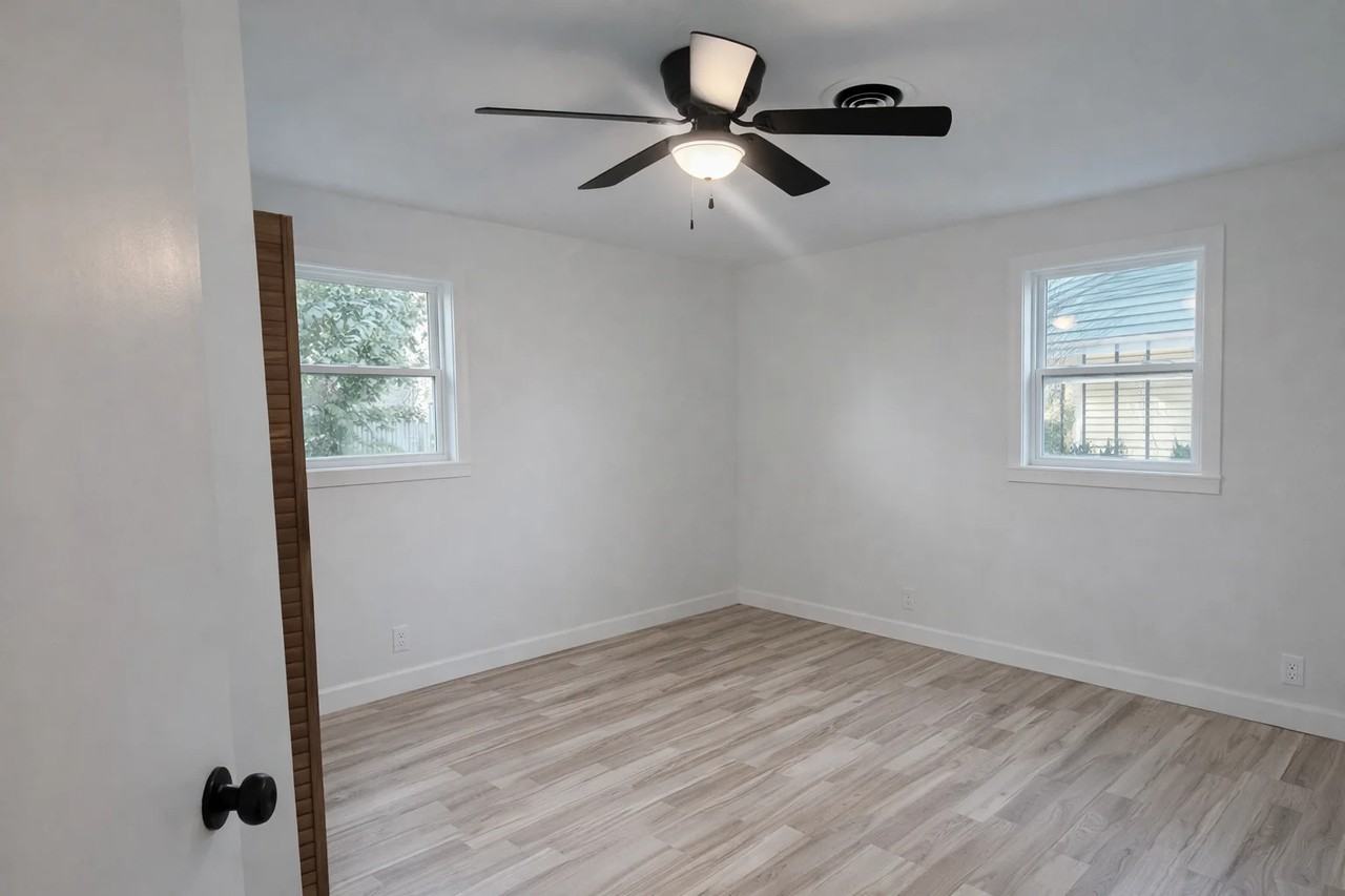 2122 Sun Cir - Photo 5 of 15