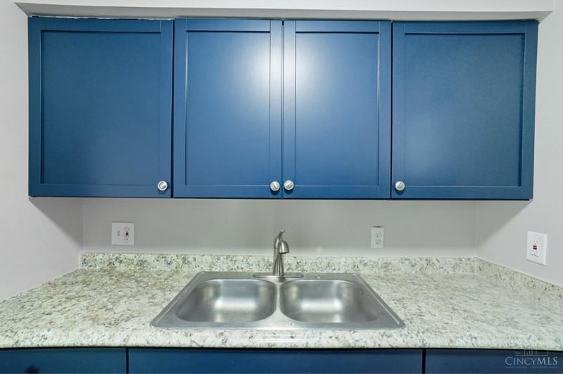 5716 Hamilton Ave #1 - Photo 7 of 10