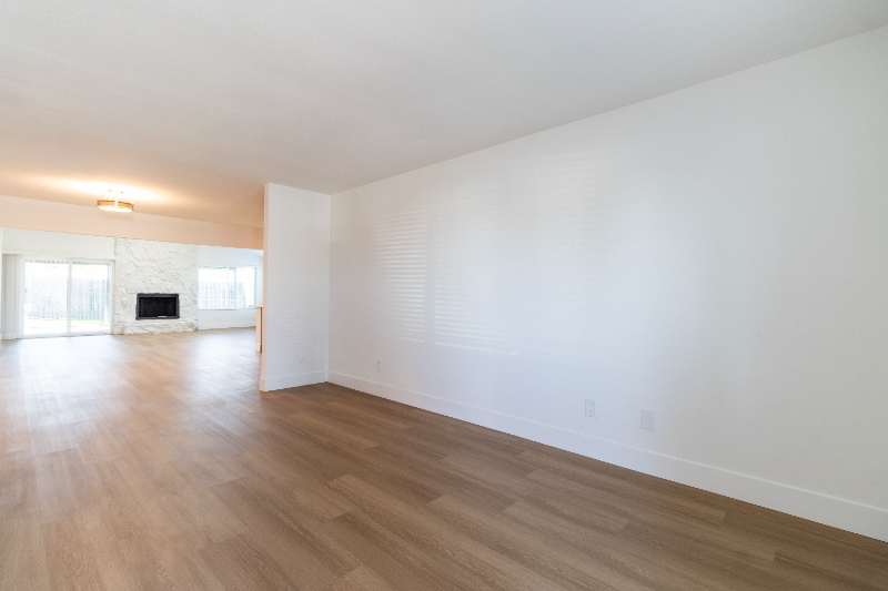 10766 Parkdale Ave - Photo 5 of 20