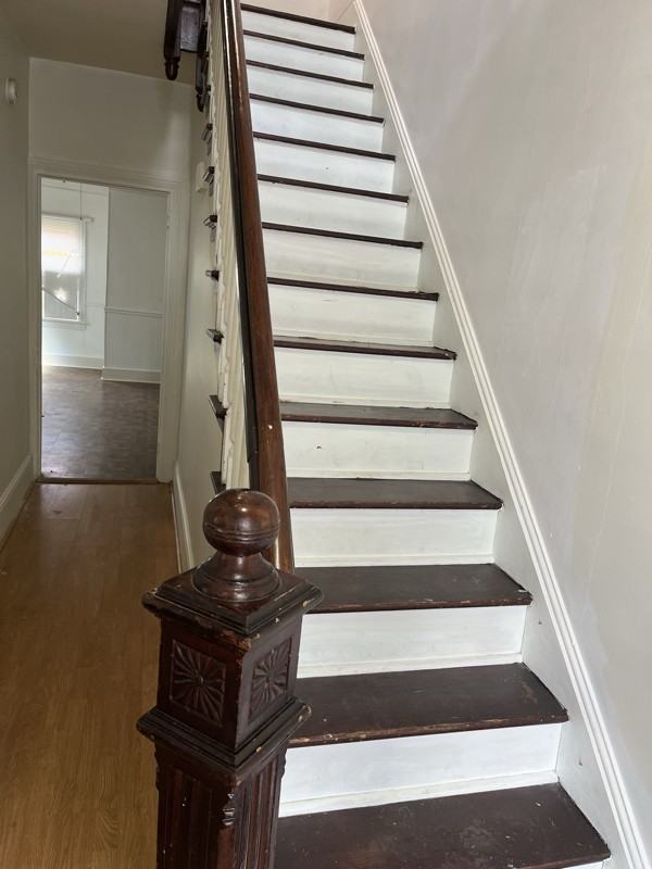 44 Middle St - Photo 2 of 10