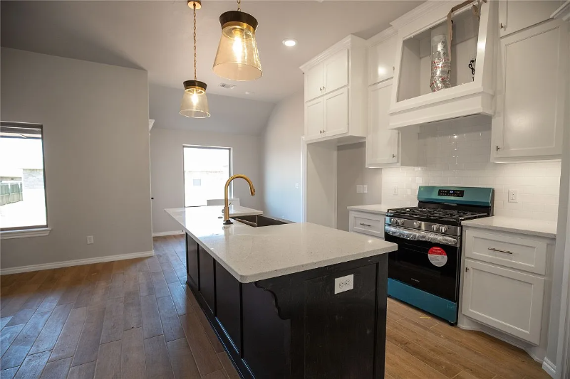 1621 Ne 33rd St - Photo 2 of 20