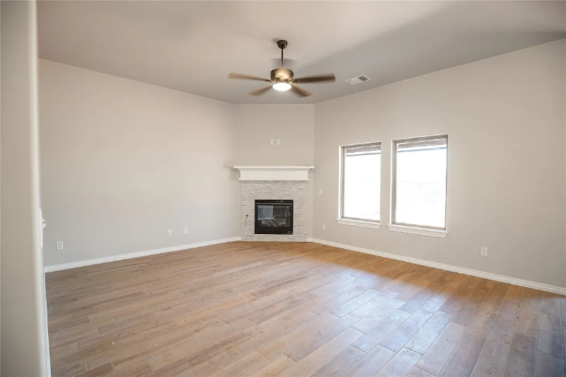 1621 Ne 33rd St - Photo 3 of 20