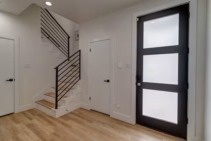 3008 Delano St #B - Photo 4 of 15