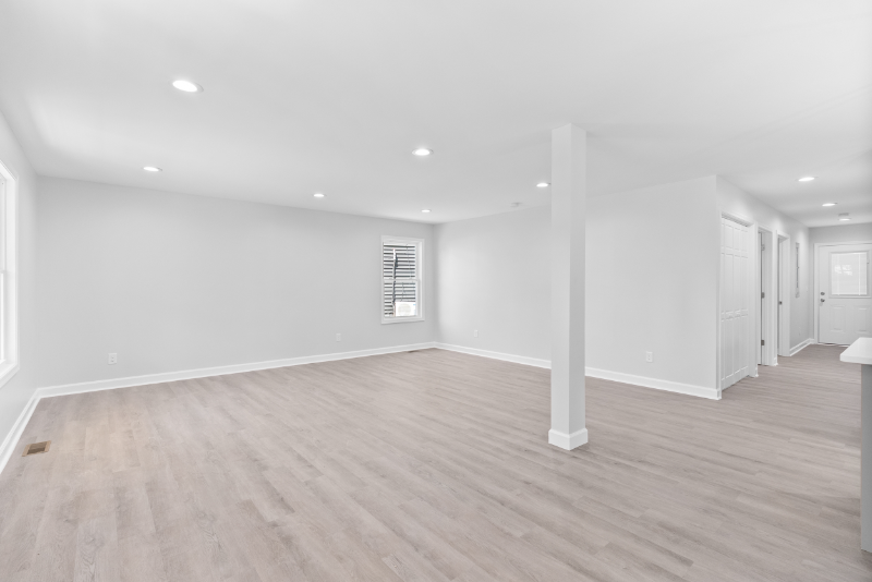 2410 Poplar St - Photo 5 of 40