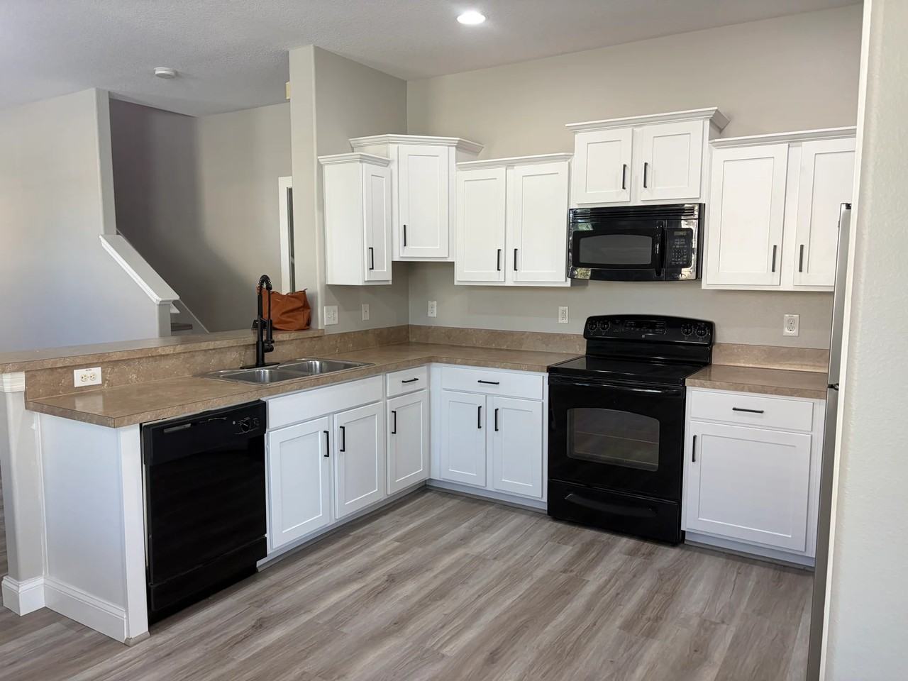 2703 Isabella Valley Ct - Photo 5 of 20