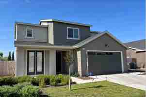 featured image of 2494 Valdes Dr