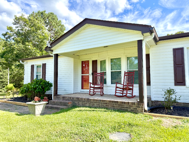 234 Robbins Rd - Photo 2 of 7