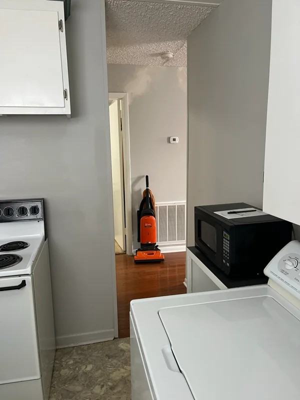 414 Kinsey Blvd #B - Photo 3 of 20