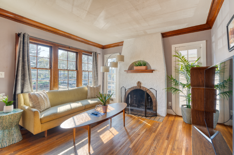 3565 Ne Broadway St - Photo 2 of 17