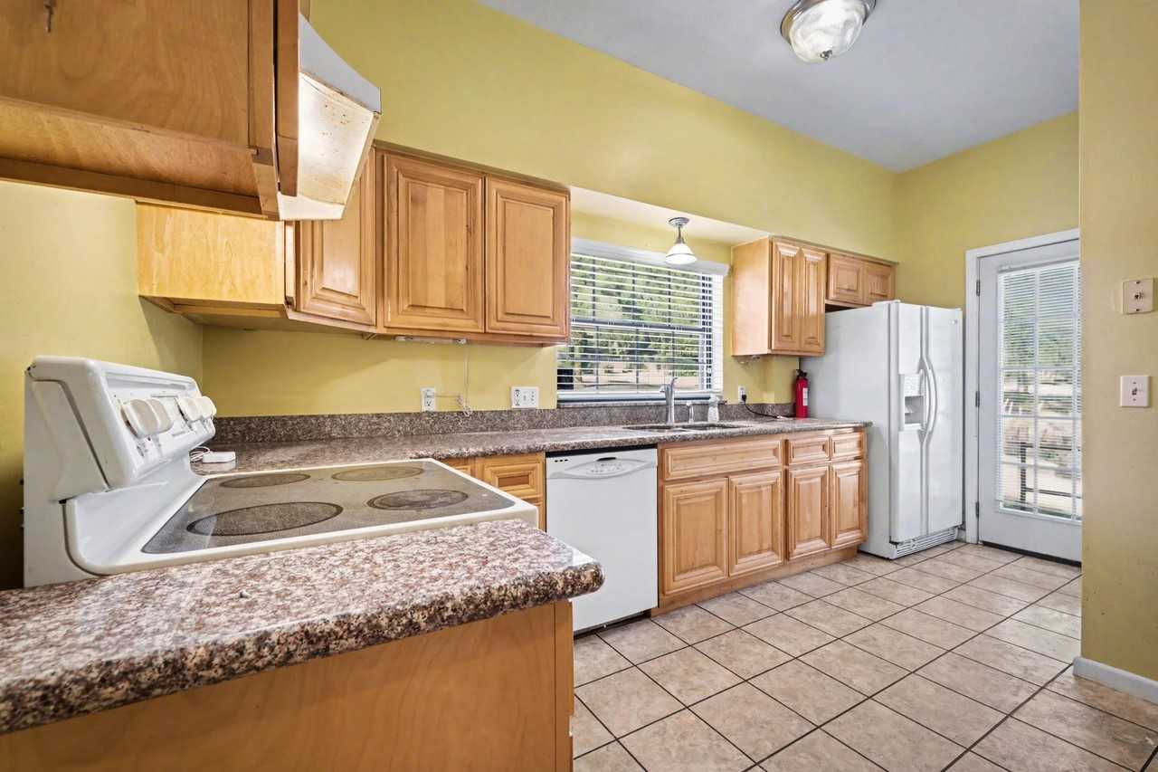 1311 Morgana Rd - Photo 5 of 8