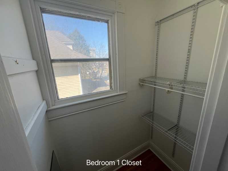 1112 E Walnut St #2 - Photo 7 of 36