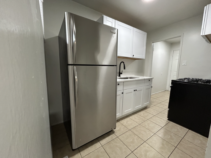 3440 S St #5 - Photo 5 of 6