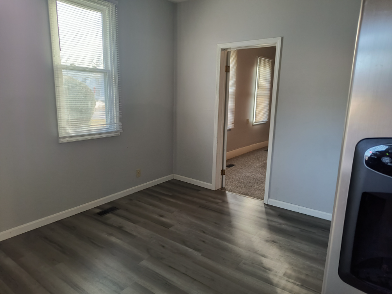 2621 Mount Vernon Ave - Photo 2 of 5