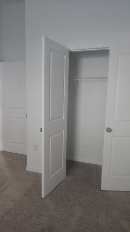 4381 Riverbend Blvd - Photo 5 of 17