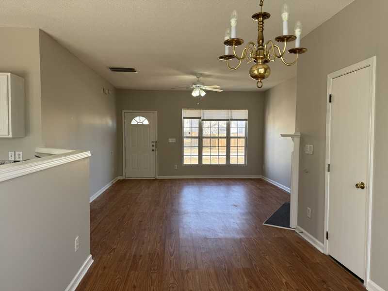 109 N Weststone Blvd - Photo 3 of 13