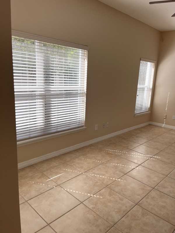 546 Pinebranch Cir - Photo 4 of 17