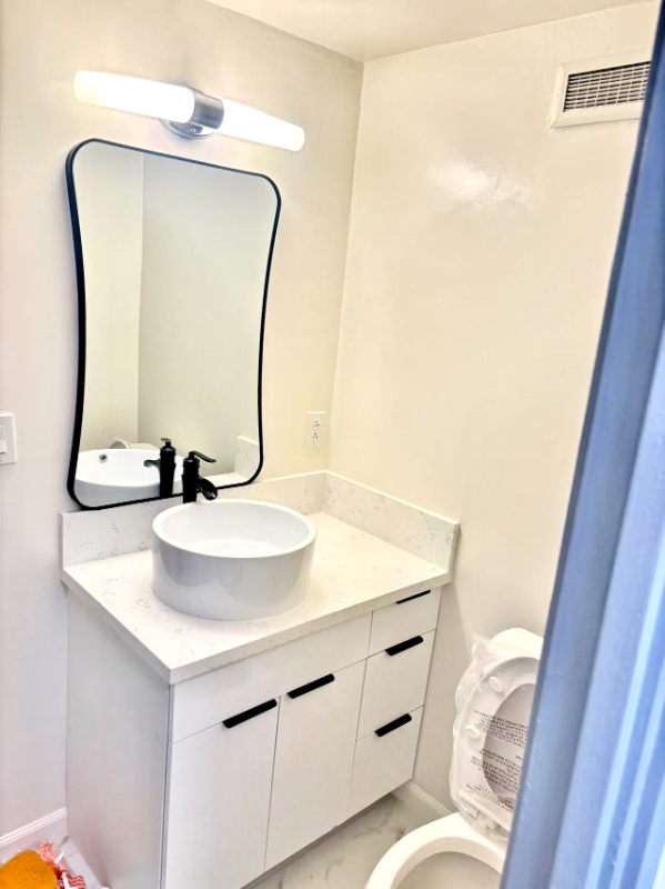 780 Amana St - Photo 7 of 16