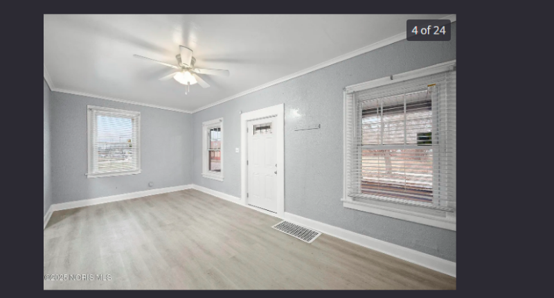 1518 Buckingham St - Photo 4 of 20