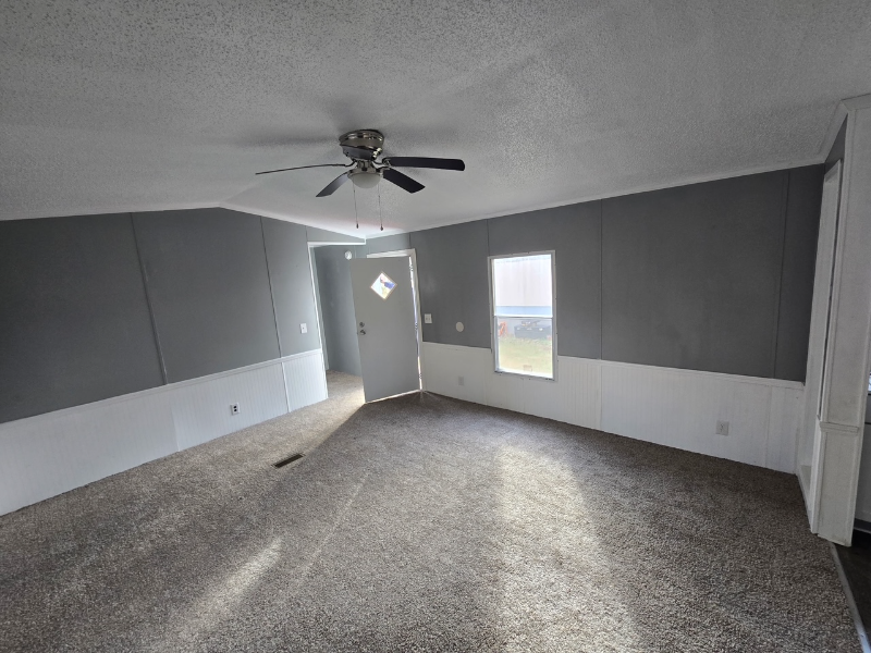 308 Pepper St - Photo 4 of 9