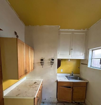 4424 Marcus Ave - Photo 5 of 7