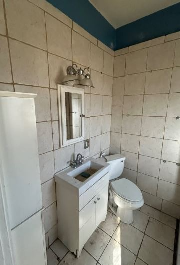 4424 Marcus Ave - Photo 6 of 7