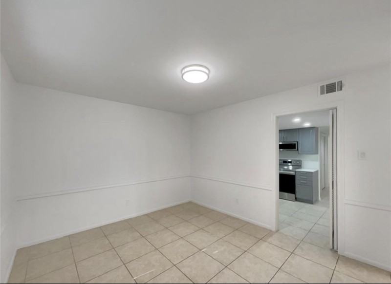 2805 Cambridge Ln - Photo 6 of 20