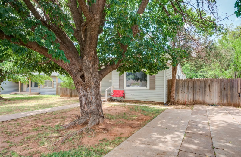 2609 41st St - Photo 3 of 18