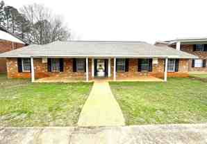 208 Cloverleaf Dr #1 - Photo 1 of 1