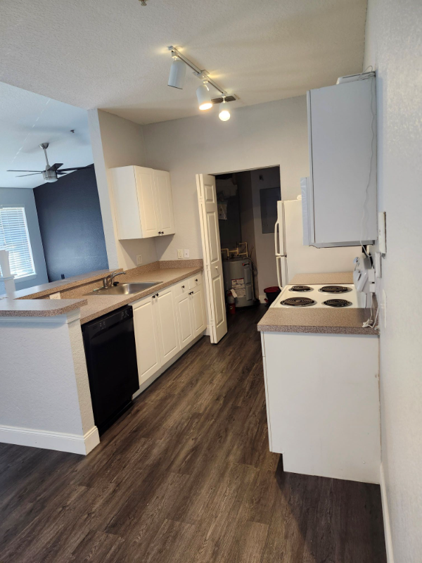 846 Grand Regency Pointe #202 - Photo 5 of 12