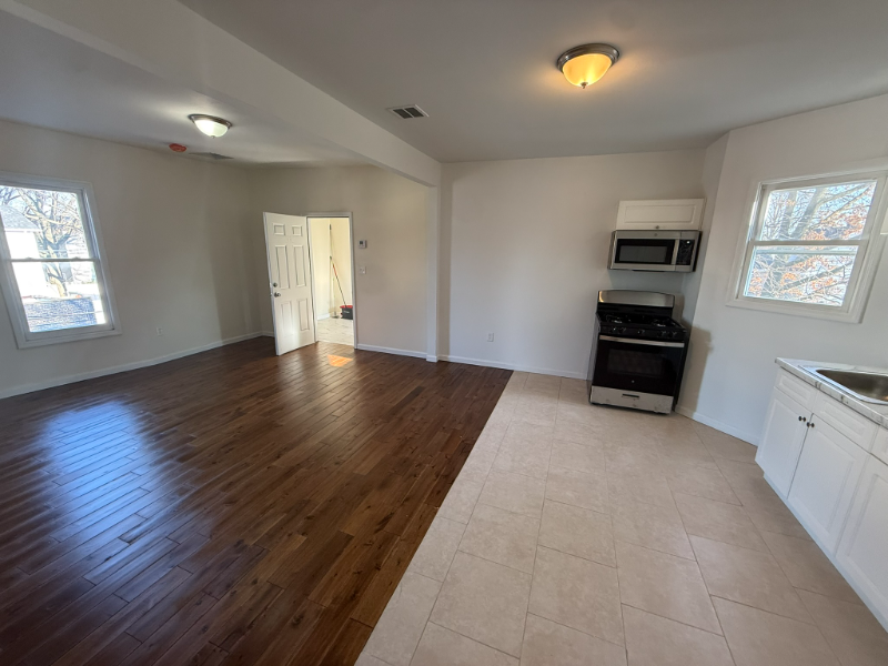 820 S 15th St #3R - Photo 3 of 7