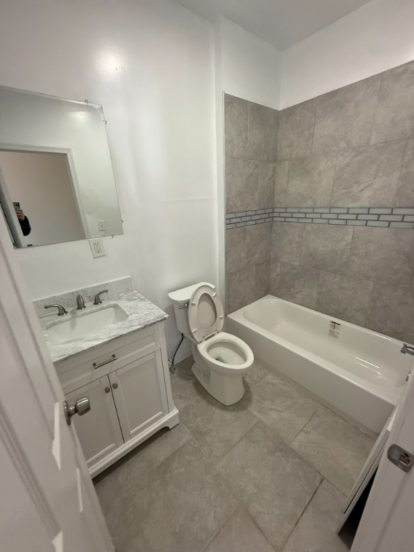 820 S 15th St #3R - Photo 5 of 7