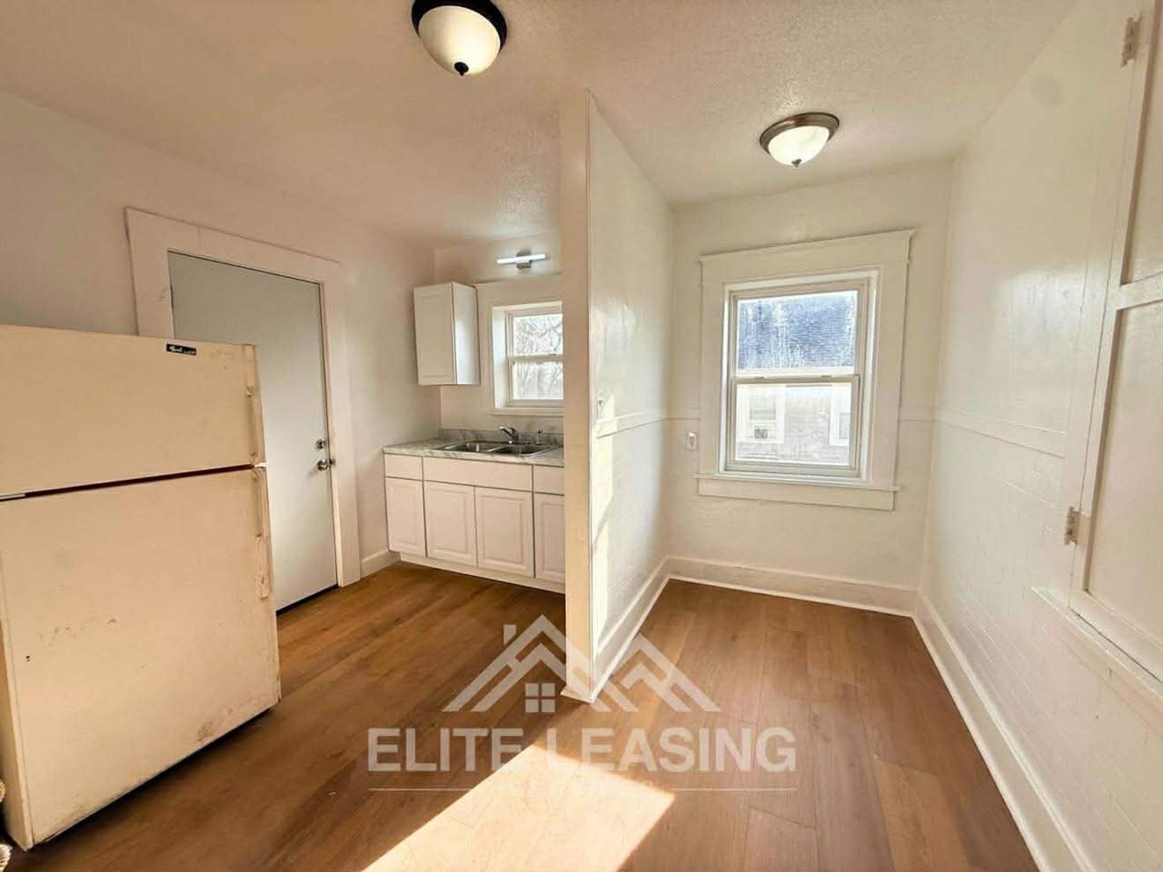 1438 SW Van Buren - Photo 5 of 9