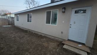 725 31st St #B - Photo 1 of 1