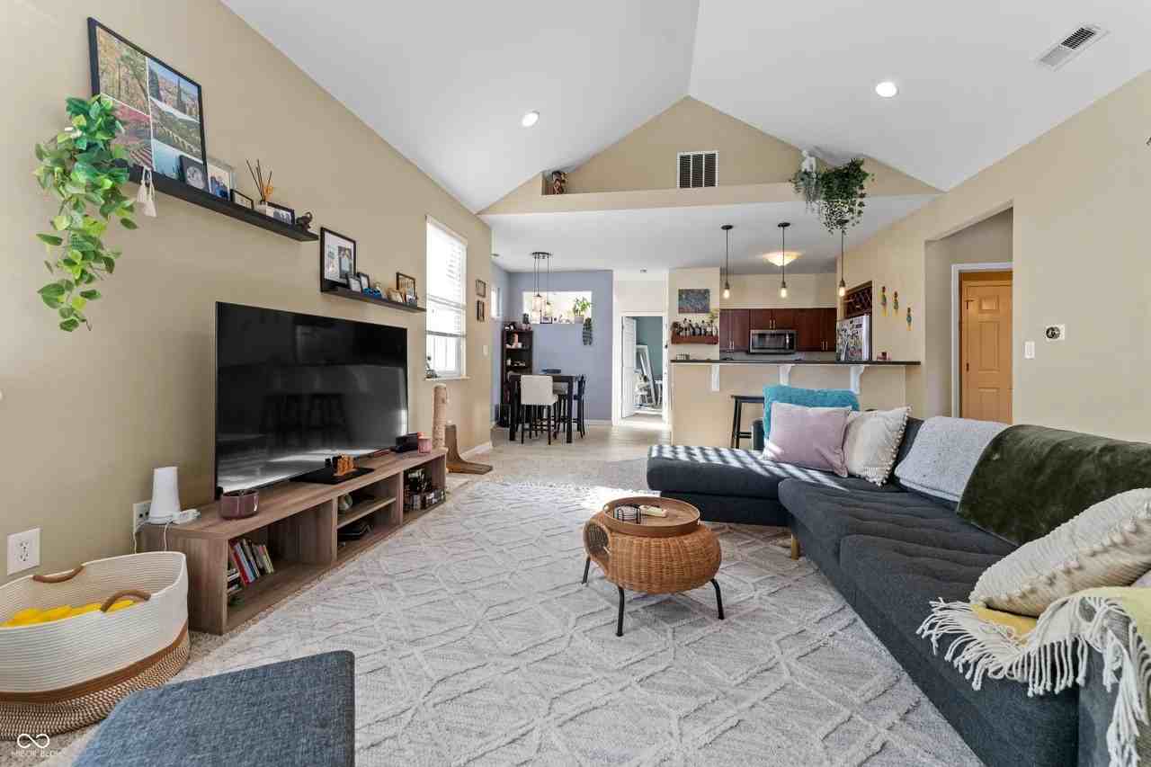 2322 N Pennsylvania St - Photo 4 of 20