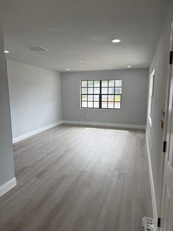 168 Las Palmas - Photo 3 of 8